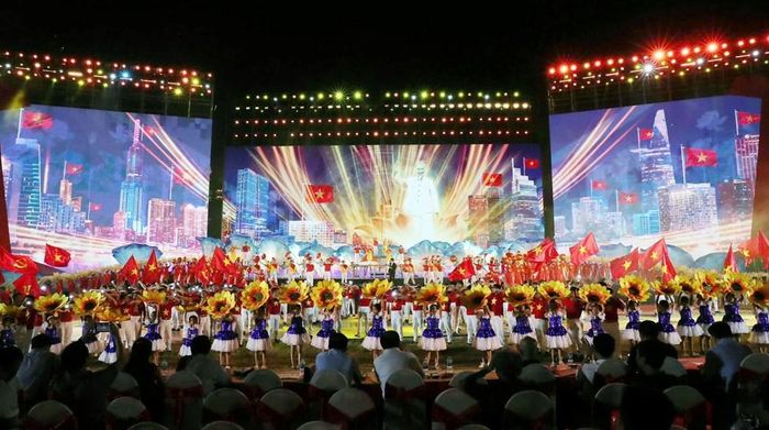 Việc khắc phục “khoảng trống” văn hóa lúc này là hành động có tính chiến lược trong bảo vệ Tổ quốc trên không gian mạng
