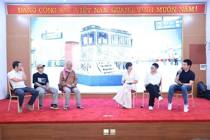 Các khách mời tại phiên tọa đàm