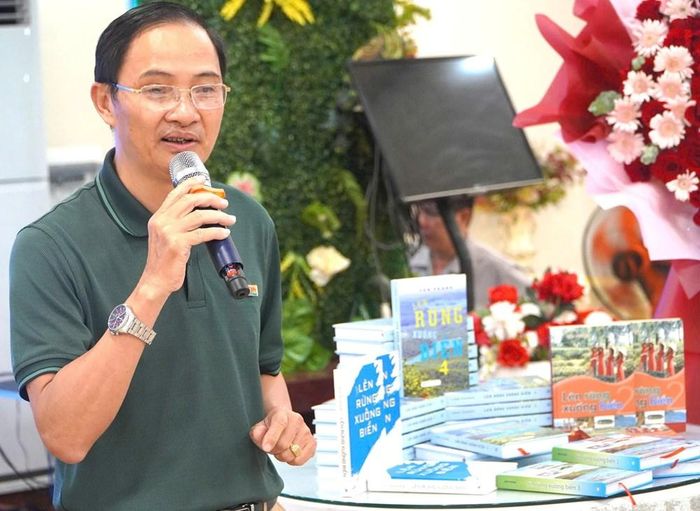 Tác giả Văn Phong