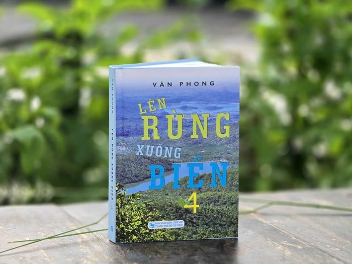 Bìa sách "Lên rừng xuống biển 4”
