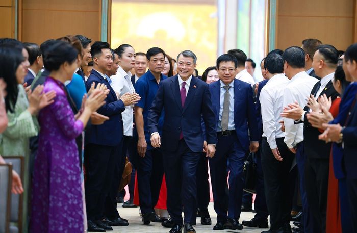 Thủ tướng Lê Minh Hưng đến dự Hội nghị Thường trực Chính phủ với cộng đồng doanh nghiệp
