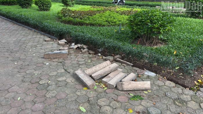 Sau nhiều năm đưa vào sử dụng, một số đoạn vỉa hè đã hư hỏng, xuống cấp, gây mất mỹ quan đô thị.