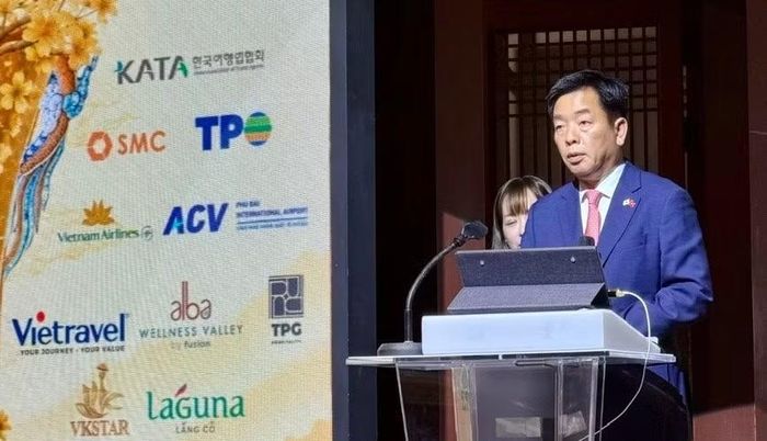Đại sứ Việt Nam tại Hàn Quốc Vũ Hồ phát biểu tại chương trình.