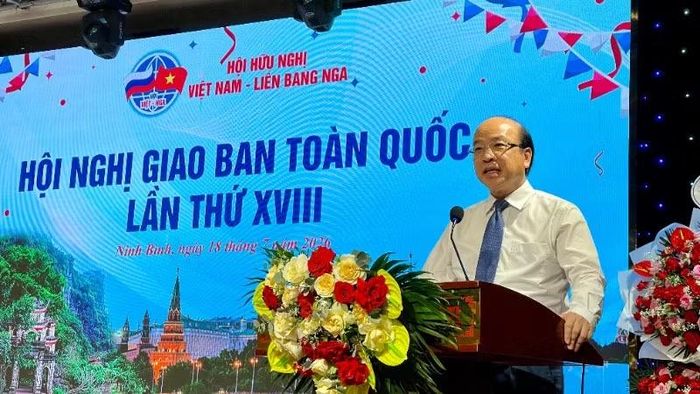 Đồng chí Phan Chí Hiếu, Ủy viên Trung ương Đảng, Ủy viên Ủy ban Thường vụ Quốc hội, Chủ nhiệm Ủy ban Pháp luật và Tư pháp của Quốc hội, Chủ tịch Hội Hữu nghị Việt Nam-Liên bang Nga phát biểu tại hội nghị.