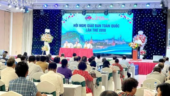 Quang cảnh hội nghị.
