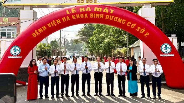 Đại biểu dự lễ ra mắt cơ sở 2 Bệnh viện đa khoa Bình Dương tại Bắc Tân Uyên.