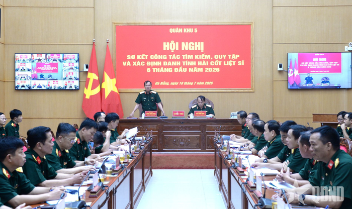 Thiếu tướng Lương Đình Chung phát biểu chỉ đạo hội nghị.