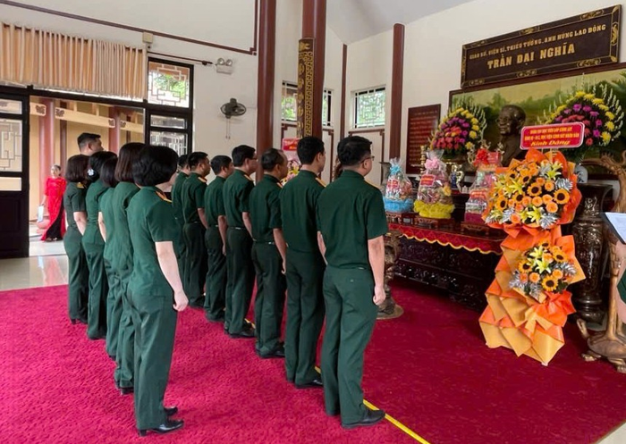Đoàn công tác của Nhà máy Z181 tưởng nhớ Thiếu tướng, Giáo sư, Viện sĩ, Anh hùng Lao động Trần Đại Nghĩa.