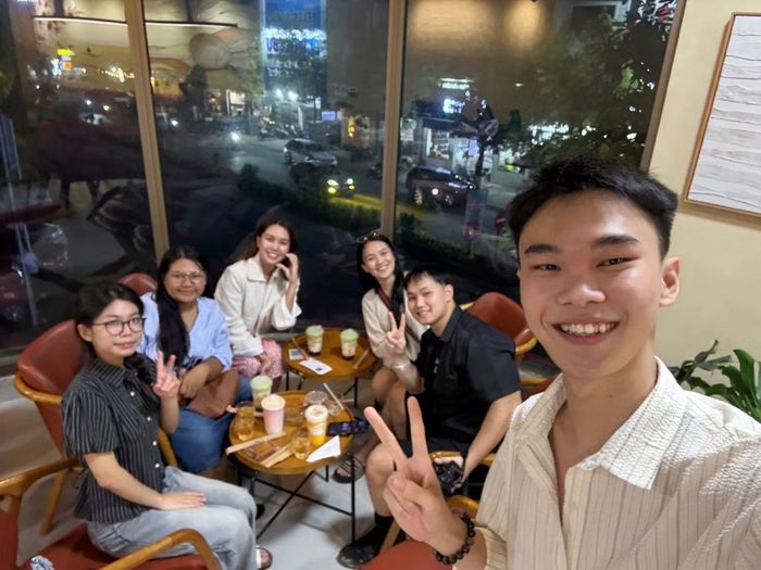 Gia Bảo cùng sinh viên Philippines đón Tết Trung thu trong không khí giao lưu văn hóa tại Thái Nguyên.