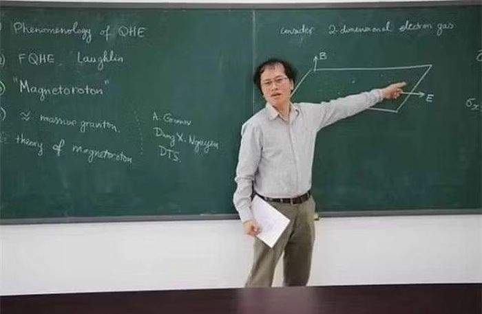 GS Đàm Thanh Sơn từng được gọi là "thần đồng" Toán học. Ảnh: VNU.