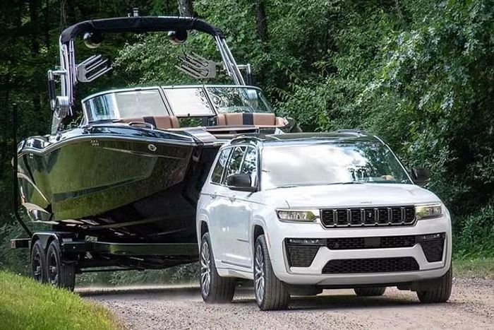 Chiến dịch quy mô lớn nhất ảnh hưởng đến 11.980 chiếc Jeep Grand Wagoneer và Grand Wagoneer L thuộc đời 2026.