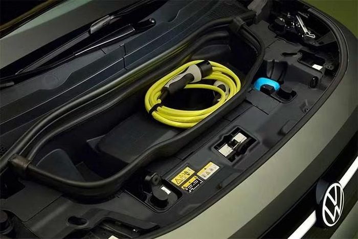 Phiên bản tiêu chuẩn được trang bị mô-tơ điện có công suất tối đa 114 mã lực (85 kW), kết hợp pin 37 kWh. Các phiên bản cao hơn sử dụng cùng loại pin nhưng nâng công suất lên 133 mã lực (199 kW), hoặc kết hợp pin 52 kWh với mô-tơ điện mạnh 208 mã lực (155 kW). Phiên bản cao cấp nhất có phạm vi hoạt động dự kiến lên tới 436 km theo tiêu chuẩn WLTP.