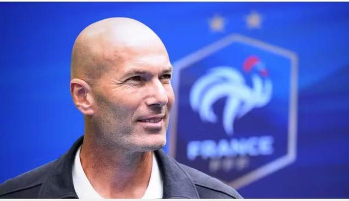 Việc Zidane kế nhiệm "ghế nóng" từ lâu được xem là một bí mật công khai tại xứ lục lăng.