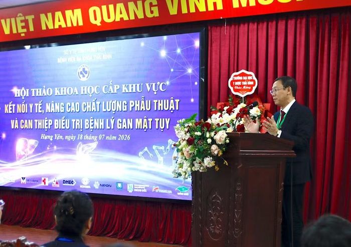 TTƯT. BSCKII Hà Trung Kiên, Giám đốc Bệnh viện Đa khoa Thái Bình phát biểu khai mạc hội thảo.