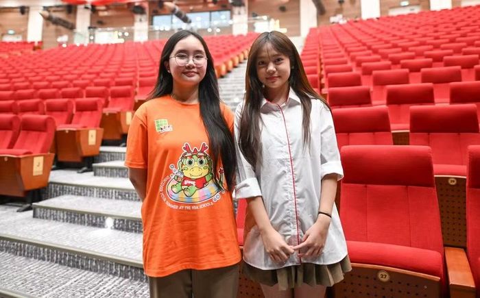 Hai học sinh Nguyễn Phúc Bảo An bên (trái) và Chu Diệp Anh.