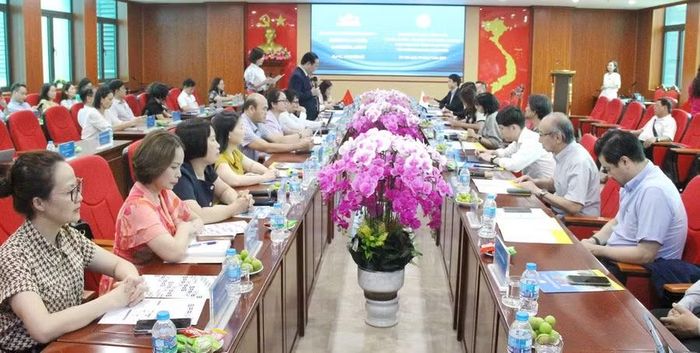 Toàn cảnh buổi làm việc.