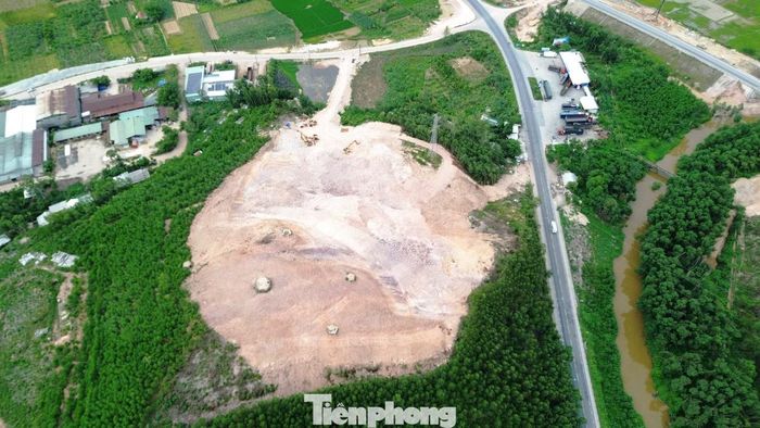 Theo thiết kế, sau khi hoàn thành, nút giao sẽ tạo trục kết nối trực tiếp từ cao tốc về khu vực cầu Nguyễn Hoàng, góp phần hoàn thiện hạ tầng giao thông cửa ngõ phía Tây thành phố và mở rộng không gian phát triển đô thị. Dự án được khởi công từ cuối năm 2025, thời gian thực hiện 12 tháng và dự kiến hoàn thành vào tháng 12/2026.