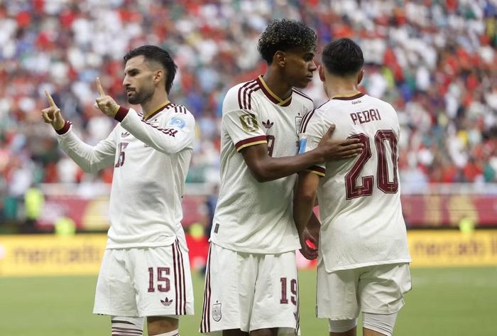 Argentina sẽ gặp Tây Ban Nha ở trận đấu tranh cúp vàng World Cup.