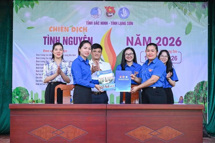 Ký kết chương trình phối hợp.
