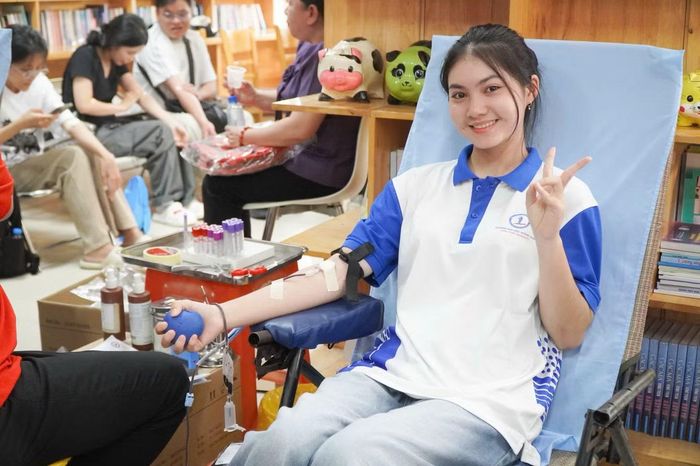 Tuổi trẻ Đồng Tháp vui vẻ tới ngày hội hiến máu tình nguyện.