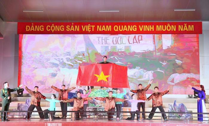 Hội thi quy tụ 40 đội thi với 744 thành viên.