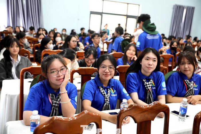 "Thông qua các hoạt động, chương trình góp phần phát huy vai trò xung kích, tình nguyện của tuổi trẻ, tăng cường sự lãnh đạo của cấp ủy Đảng, sự phối hợp của các cơ quan, đơn vị đối với công tác thanh niên; đồng thời củng cố tổ chức Đoàn, giáo dục truyền thống và chung sức xây dựng quê hương", anh Nguyễn Quảng Lâm nhấn mạnh.