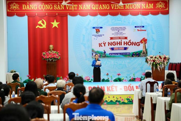 Ngày 18/7, Đoàn Thanh niên Các cơ quan Đảng tỉnh Lâm Đồng phối hợp Văn phòng đại diện Báo Tiền Phong khu vực Tây Nguyên - Nam Trung Bộ và Công ty TNHH Vietera Entertaiment tổ chức chương trình Kỳ nghỉ hồng tại xã biên giới Thuận An.