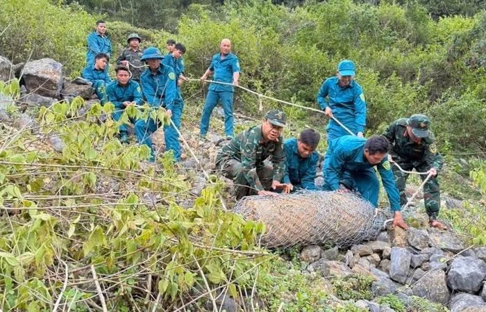 Phát hiện quả bom nặng 350 kg khi đào móng nhà.