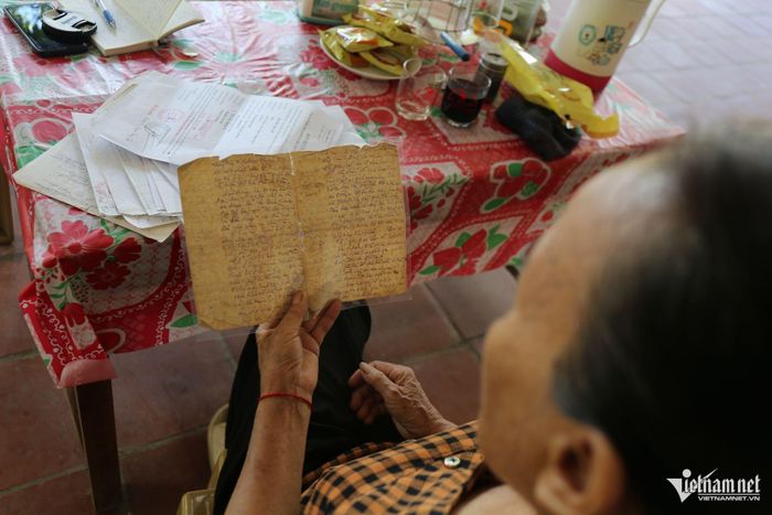 Lá thư liệt sĩ Nguyễn Tâm Lam gửi từ chiến trường trở thành kỷ vật vô giá. Ảnh: Thanh Hải