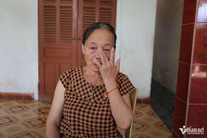 Mỗi chuyến đi vào Quảng Trị tìm anh đều bắt đầu bằng hy vọng, và mỗi lần trở về lại mang theo thêm một nỗi day dứt khôn nguôi. Ảnh: Thanh Hải