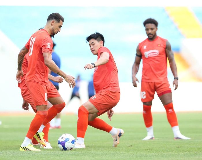 Với HLV Kim Sang Sik, trận đấu gặp Myanmar là cơ hội để tìm tổ tấn công tốt nhất. Ảnh: HL