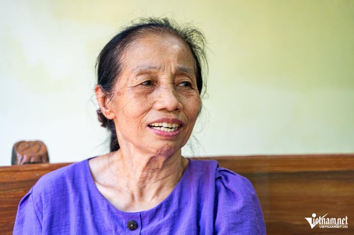 Bà Yên say sưa kể về những kỷ niệm với các đoàn phim