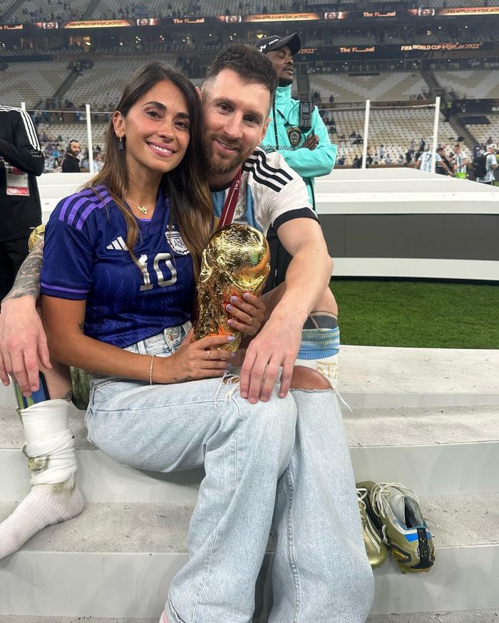 Antonela Roccuzzo và Messi.
