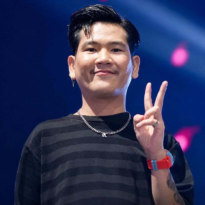 Ca sĩ Din qua đời sau khi cấp cứu vì bỏng nặng.