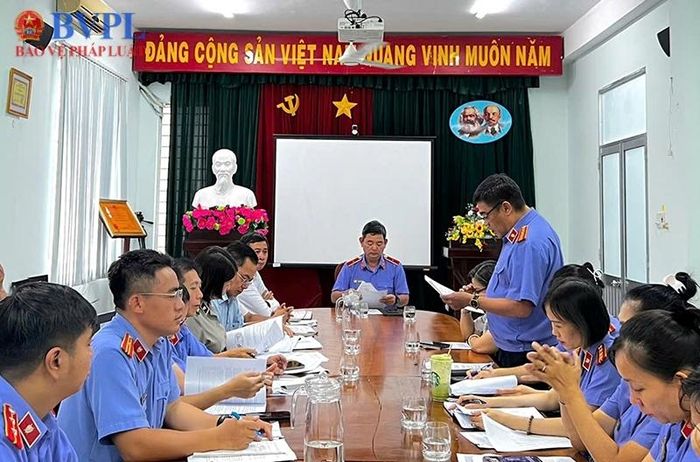 VKSND TP Hồ Chí Minh công bố quyết định trực tiếp kiểm sát việc tuân theo pháp luật trong hoạt động thi hành án dân sự tại một đơn vị thi hành án dân sự. (Ảnh minh họa)