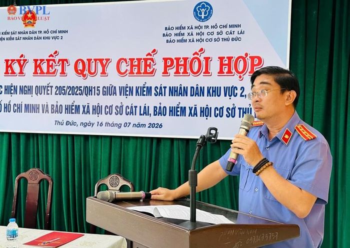  Đồng chí Nguyễn Tấn Hảo, Phó Viện trưởng VKSND khu vực 2 đã giới thiệu những nội dung trọng tâm của Nghị quyết số 205/2025/QH15.