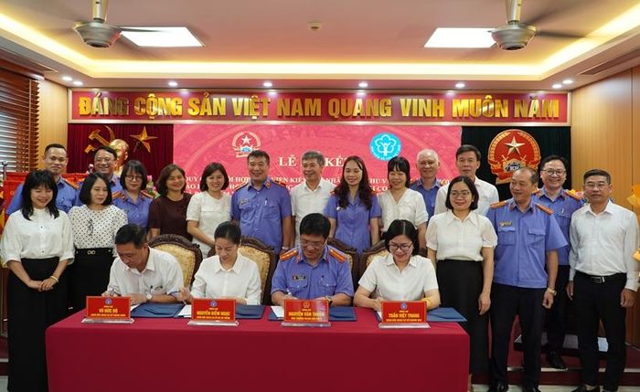  Lãnh đạo VKSND Khu vực 3 và các đơn vị ký Quy chế phối hợp với các đơn vị. 