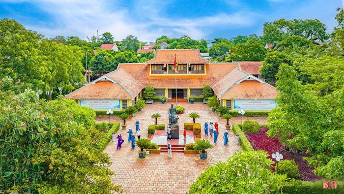 Khu lưu niệm Đại thi hào Nguyễn Du. Ảnh Đậu Hà.