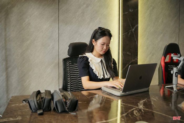 Chị Phan Thanh Sao Chi quyết định trở về Hà Tĩnh sau một thời gian dài làm việc với nhiều áp lực tại Hà Nội.