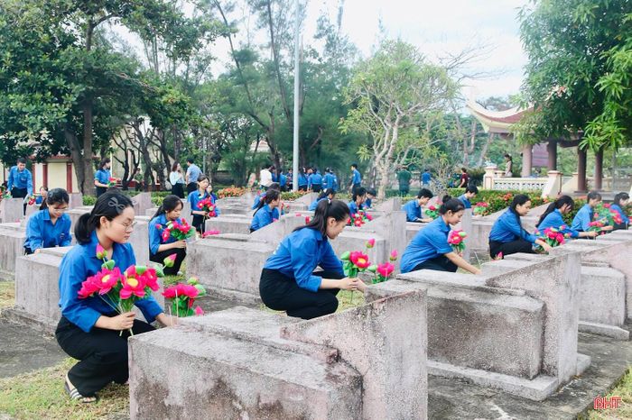 Các đơn vị, đoàn thể triển khai hoạt động tri ân với nhiều hình thức ý nghĩa, thiết thực.