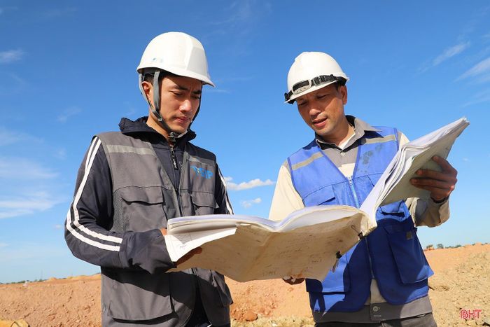 Ban Quản lý KKT tỉnh phối hợp hỗ trợ các doanh nghiệp trong quá trình triển khai dự án.