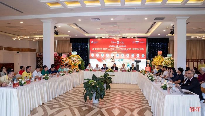 Buổi lễ quy tụ đại diện 11 hội golf khu vực miền Trung và Tây Nguyên.
