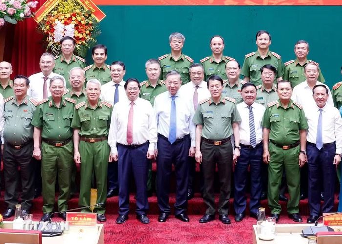 Tổng Bí thư, Chủ tịch nước Tô Lâm và các đại biểu. (Ảnh: Thống Nhất/TTXVN)