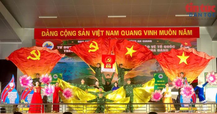 Một tiết mục xuất sắc được công diễn trong đêm bế mạc hội thi.