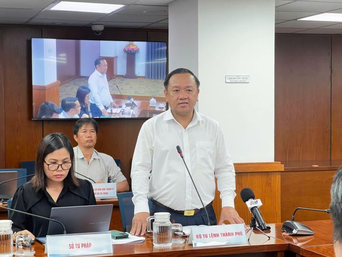Thiếu tướng Nguyễn Thành Trung, Chính ủy Bộ Tư lệnh TP Hồ Chí Minh, Phó Trưởng ban Thường trực Ban Chỉ đạo 515 Thành phố chia sẻ các thông tin về việc quy tập các hài cốt liệt sĩ tại Công viên Lê Thị Riêng thời gian qua.