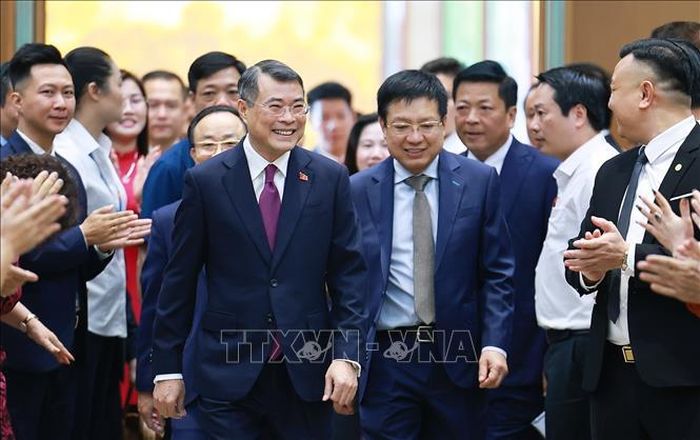 Thủ tướng Lê Minh Hưng đến dự Hội nghị Thường trực Chính phủ với cộng đồng doanh nghiệp. Ảnh: Dương Giang/TTXVN