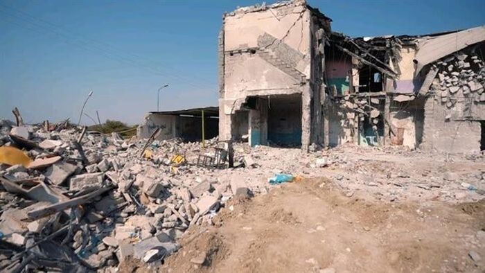 Cảnh đổ nát sau vụ oanh tạc của lực lượng Mỹ-Israel nhằm vào trường nữ sinh tiểu học Shajareh Tayyebah ở huyện Minab, tỉnh Hormozgan, Iran ngày 28/2/2026. Ảnh: IRNA/TTXVN phát