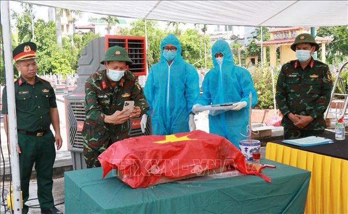 Số hóa thông tin, tạo cơ sở dữ liệu thống nhất phục vụ quản lý, tra cứu và xác định danh tính liệt sĩ.