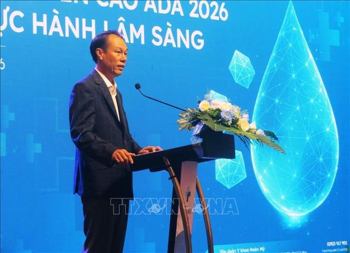 Tiến sĩ, Bác sĩ Nguyễn Phi Hùng, Giám đốc Y khoa Bệnh viện Hoàn Mỹ Cửu Long phát biểu tại sự kiện.