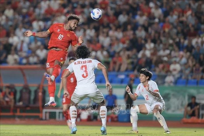Xuân Son thi đấu xuất sắc và ghi 1 bàn thắng cho đội tuyển Việt Nam.